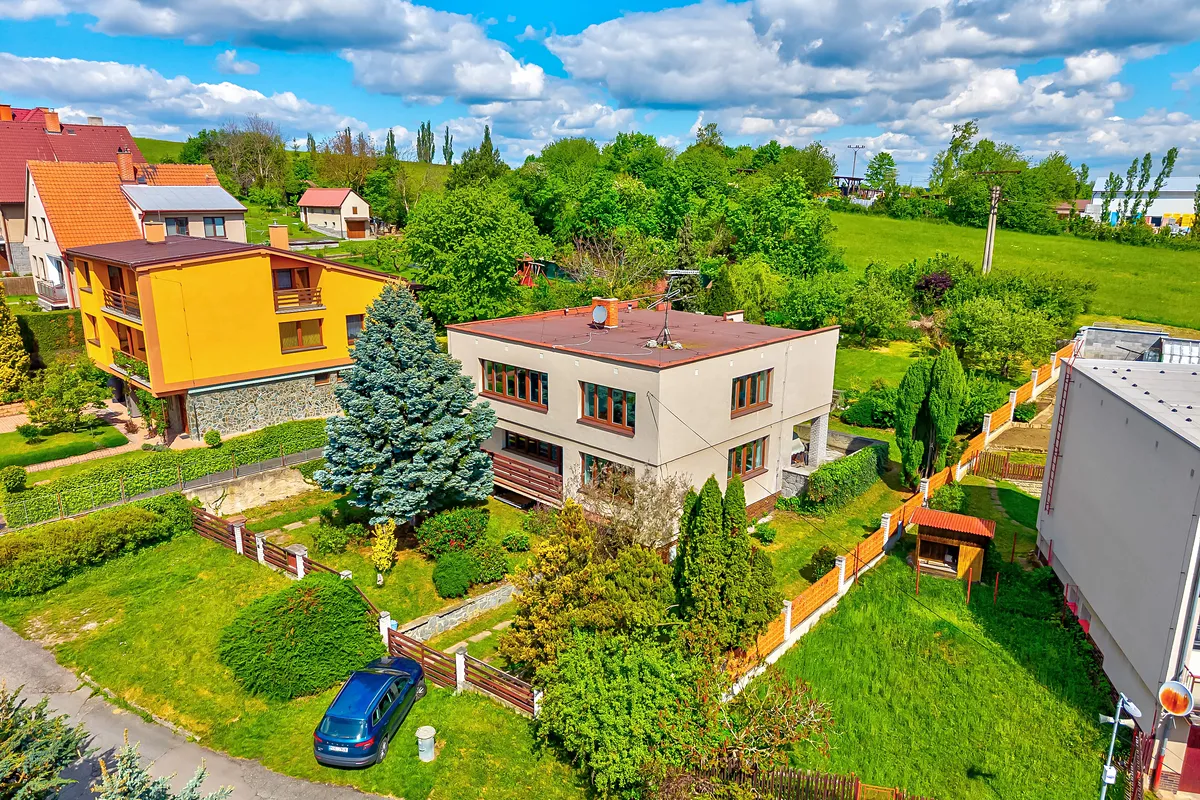 Prodej rodinného domu 246 m², pozemek 990 m²